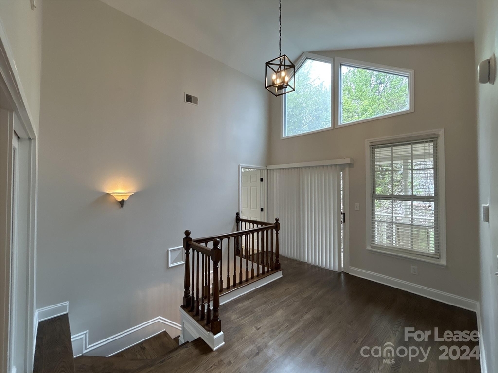 9035 Fairbridge Road - Photo 14