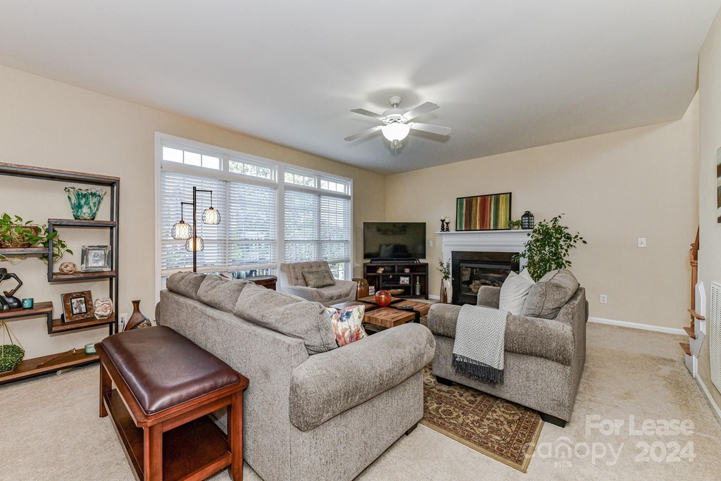 10645 Castlehill Drive - Photo 12