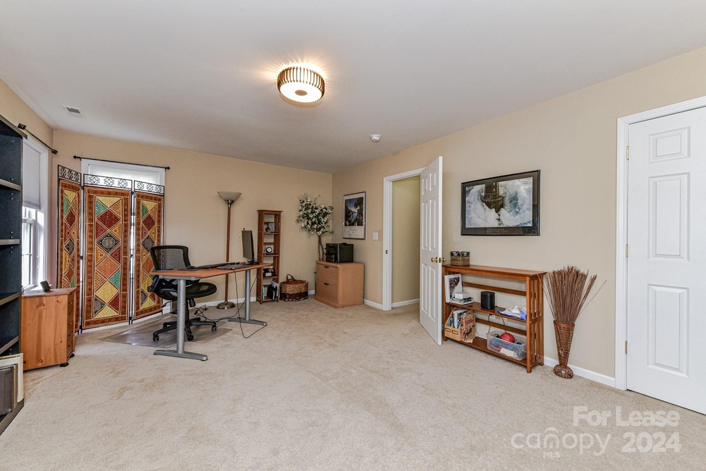 10645 Castlehill Drive - Photo 36