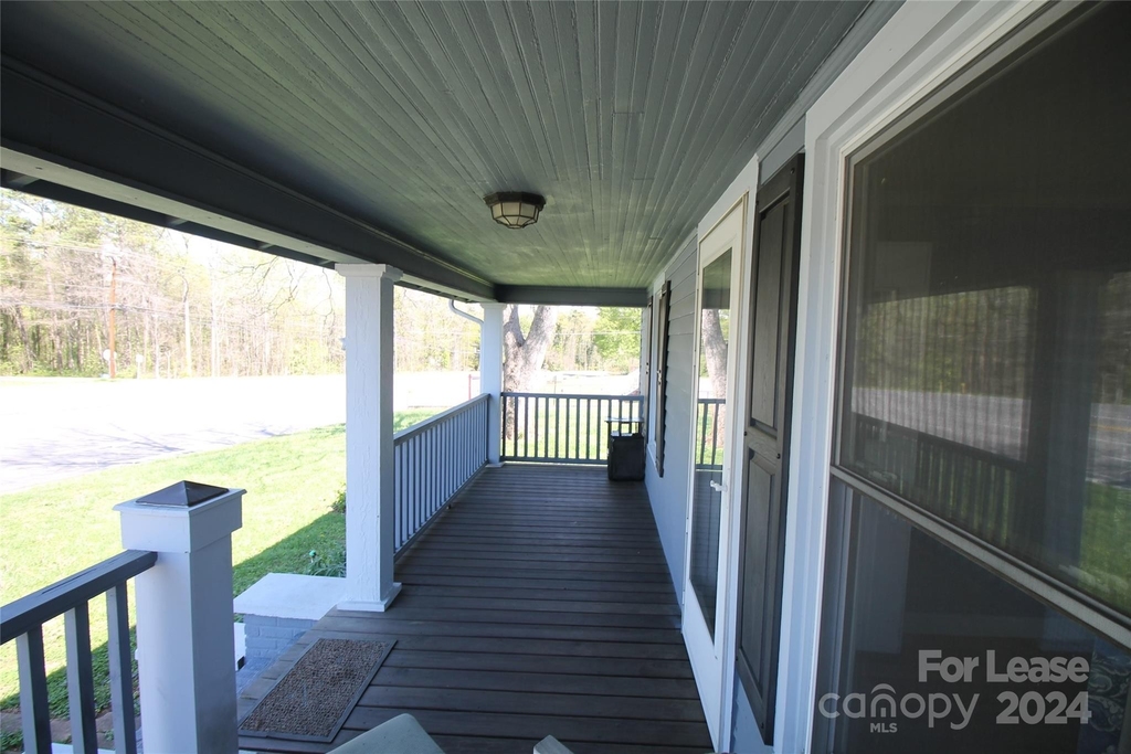 5122 Wilkinson Boulevard - Photo 2