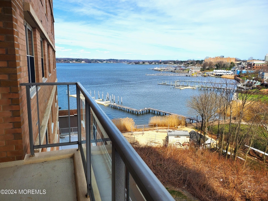 28 Riverside Avenue - Photo 4