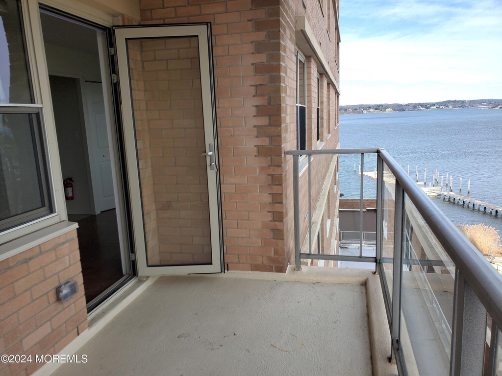 28 Riverside Avenue - Photo 8