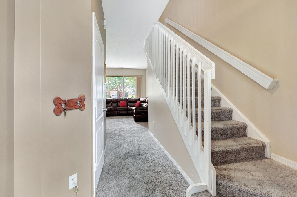 403 Rainbow Springs Terrace - Photo 5