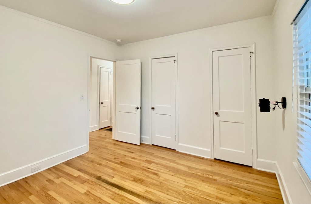 2607 Elgin Street - Photo 14