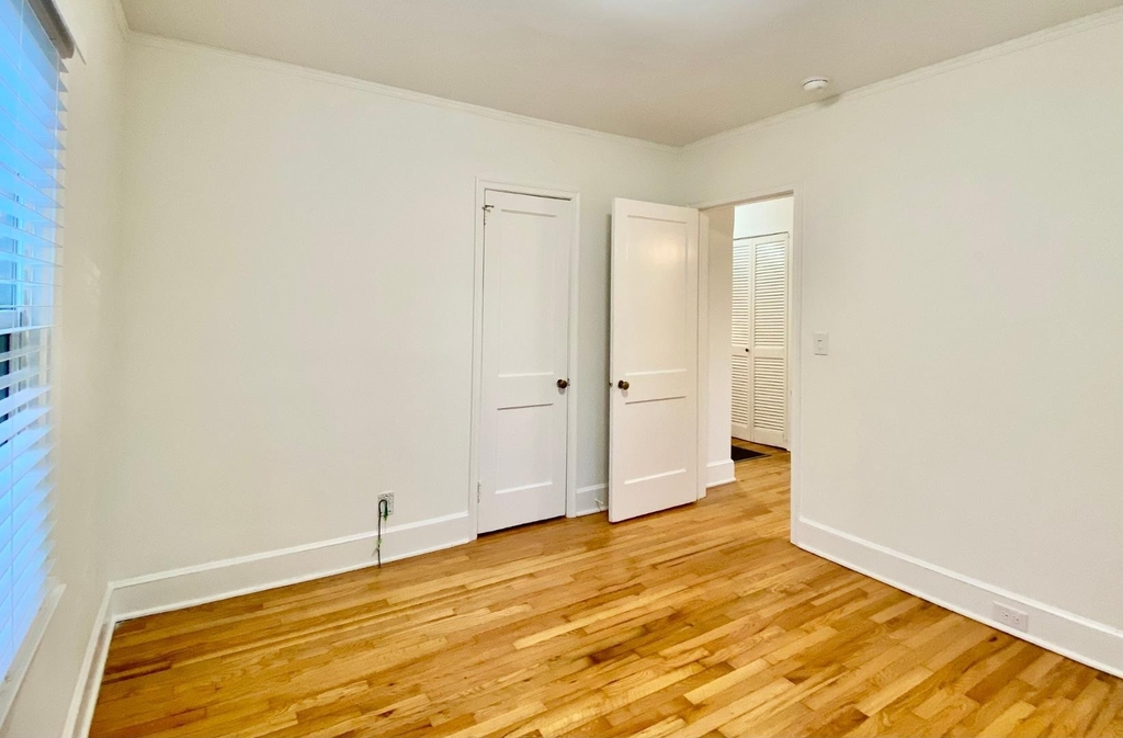 2607 Elgin Street - Photo 17