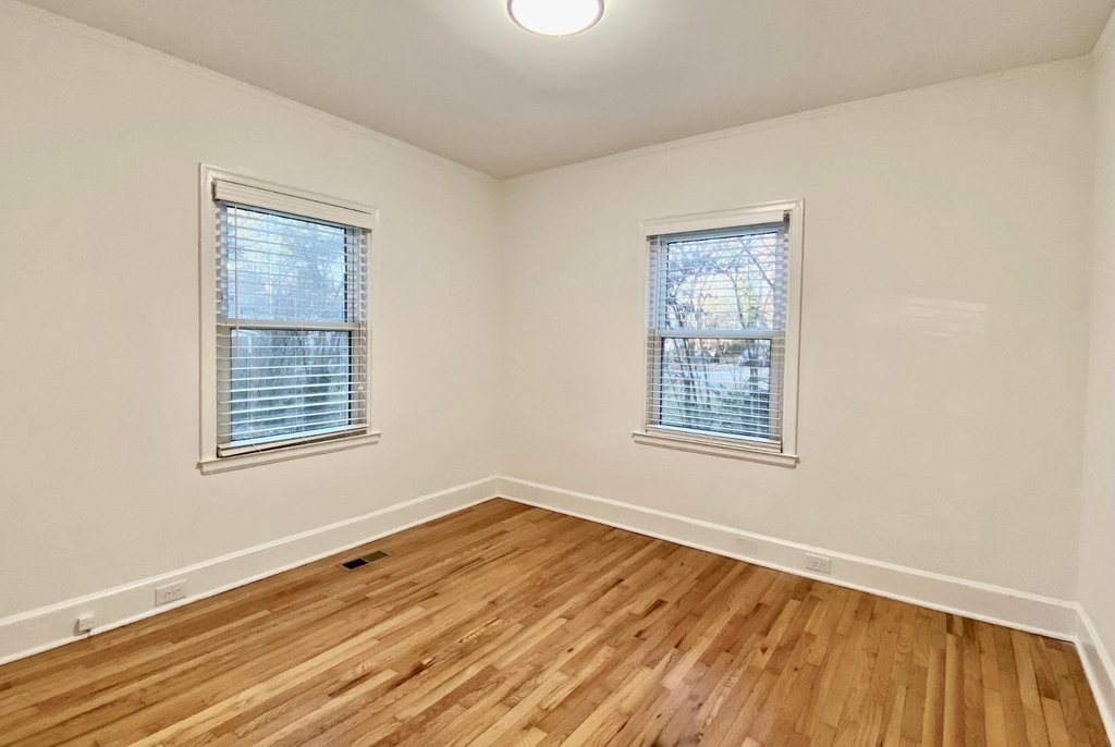 2607 Elgin Street - Photo 16