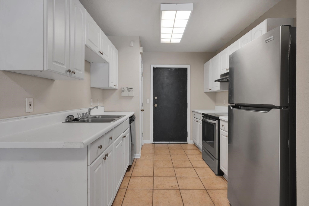 859 W Brevard Street - Photo 6