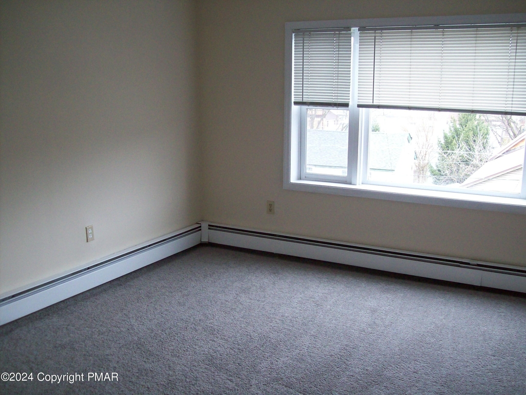 522 Spring St - Photo 3