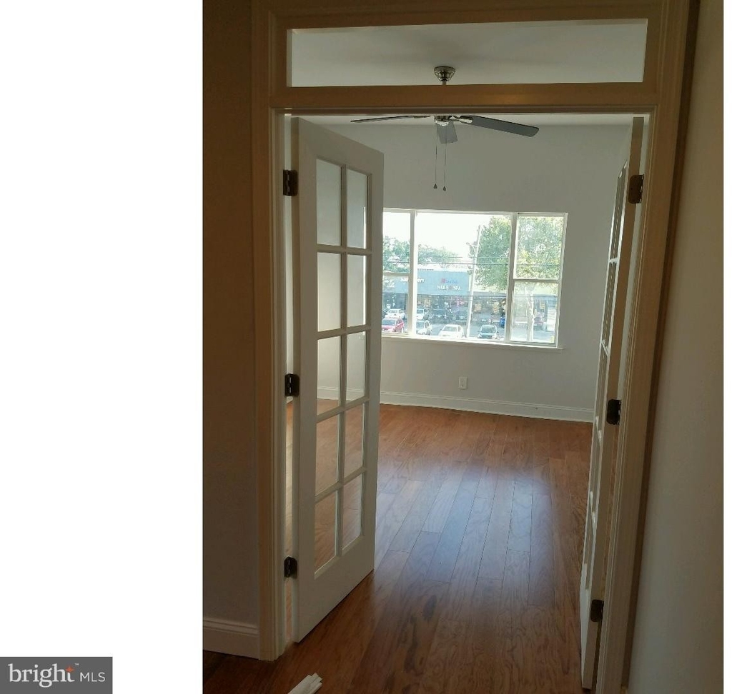 501 W Oregon Avenue - Photo 3