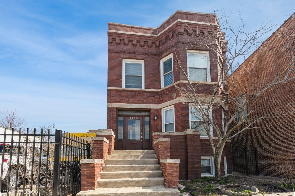 4153 N Kedzie Avenue - Photo 0