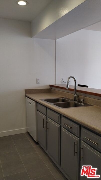 740 N Kings Rd - Photo 5