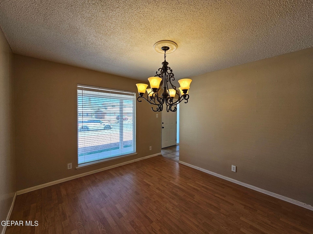 10224 Luella Avenue - Photo 2