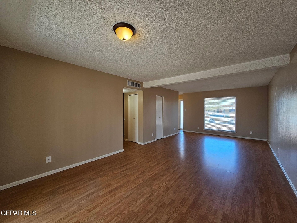 10224 Luella Avenue - Photo 3