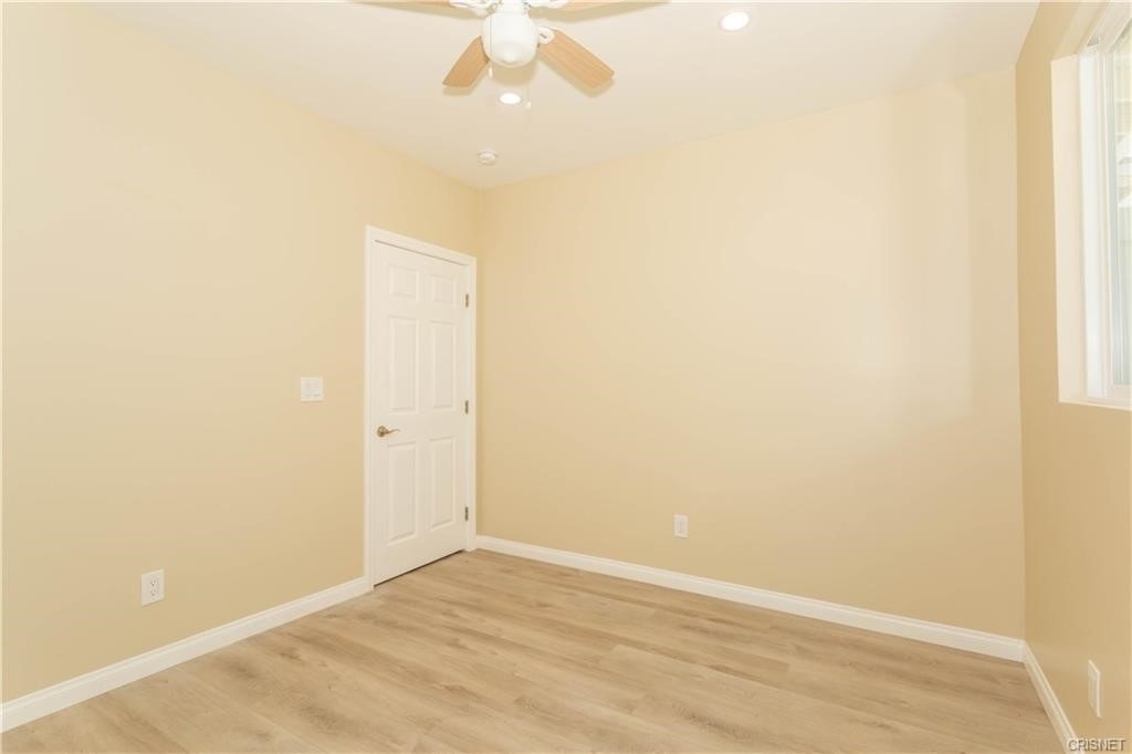 11442 Baird Avenue 1/2 - Photo 9