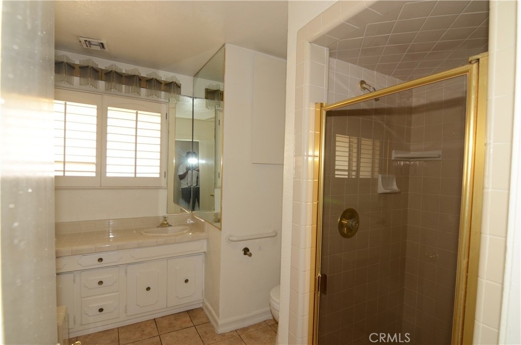 1529 W 81st Street - Photo 6