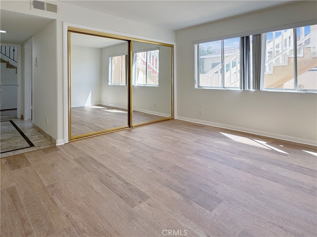 320 W 19th Street - Photo 18