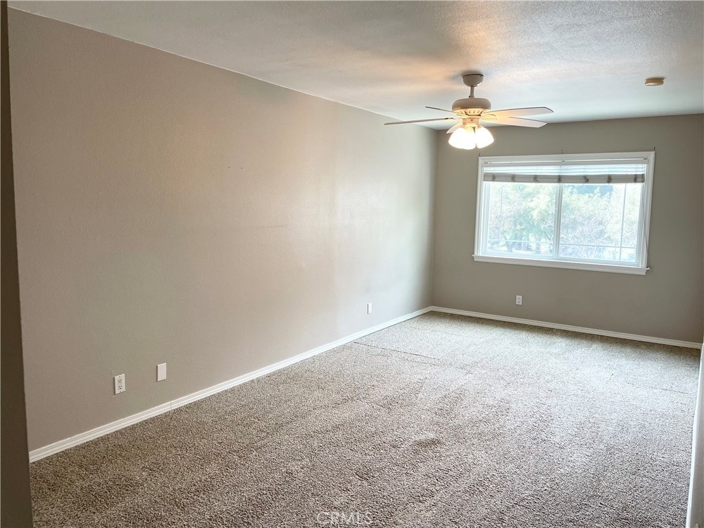 25452 Esrose Court - Photo 15