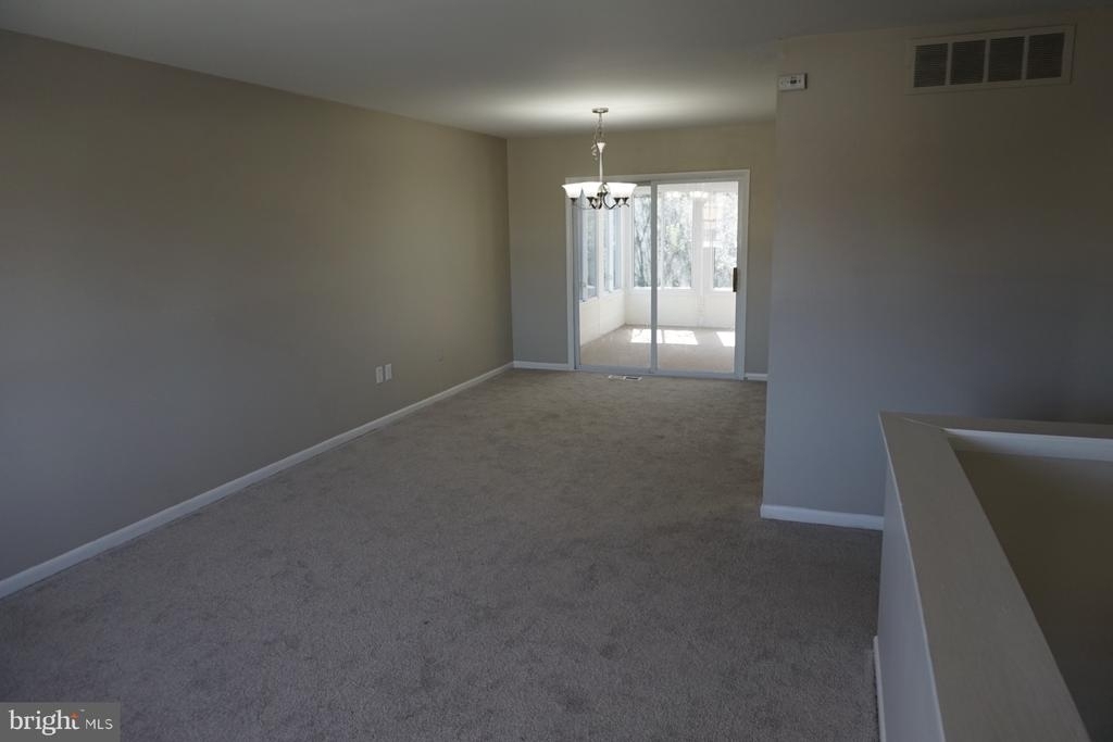 1319 Craghill Ct - Photo 13