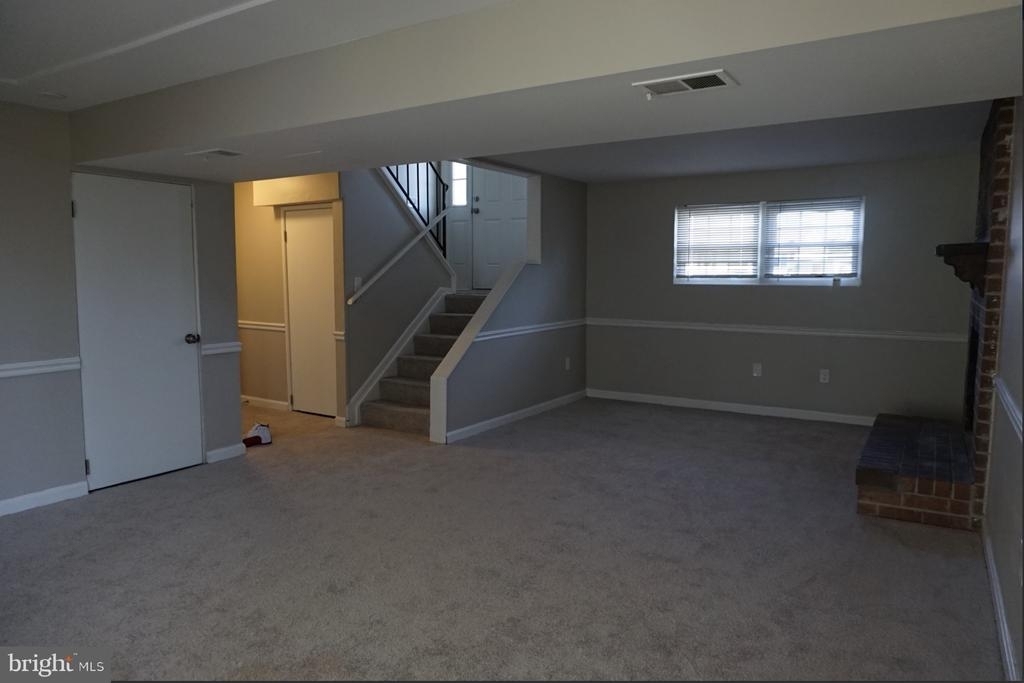 1319 Craghill Ct - Photo 3