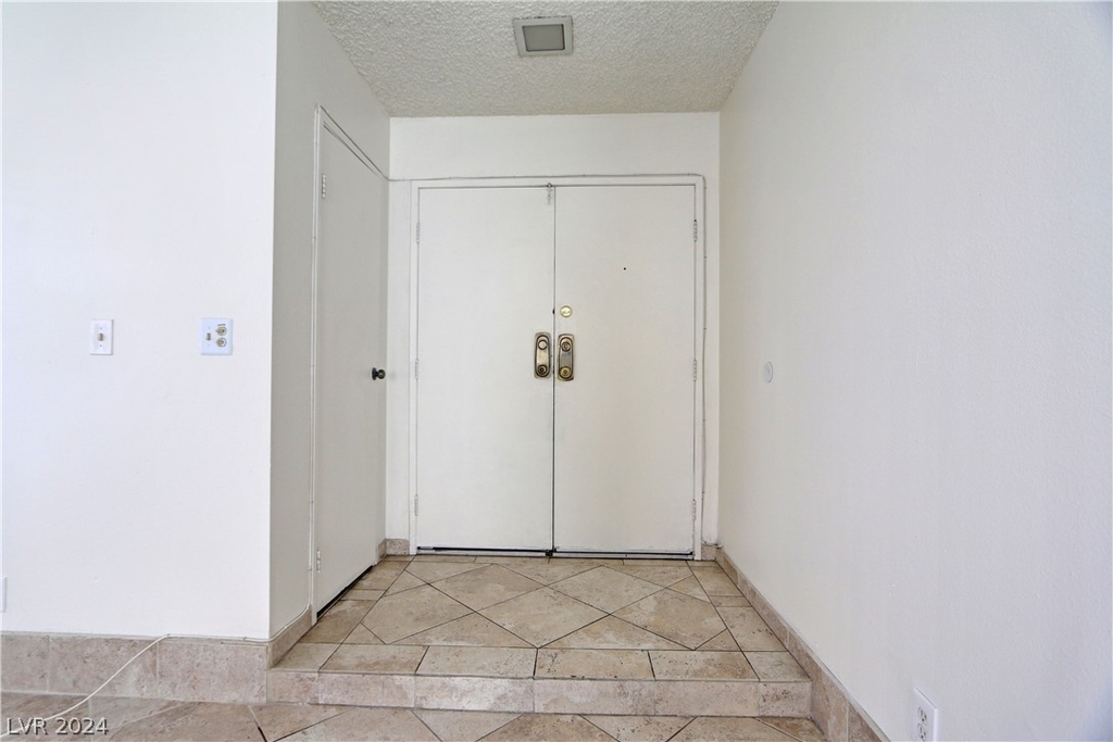 3921 Cambridge Street - Photo 2