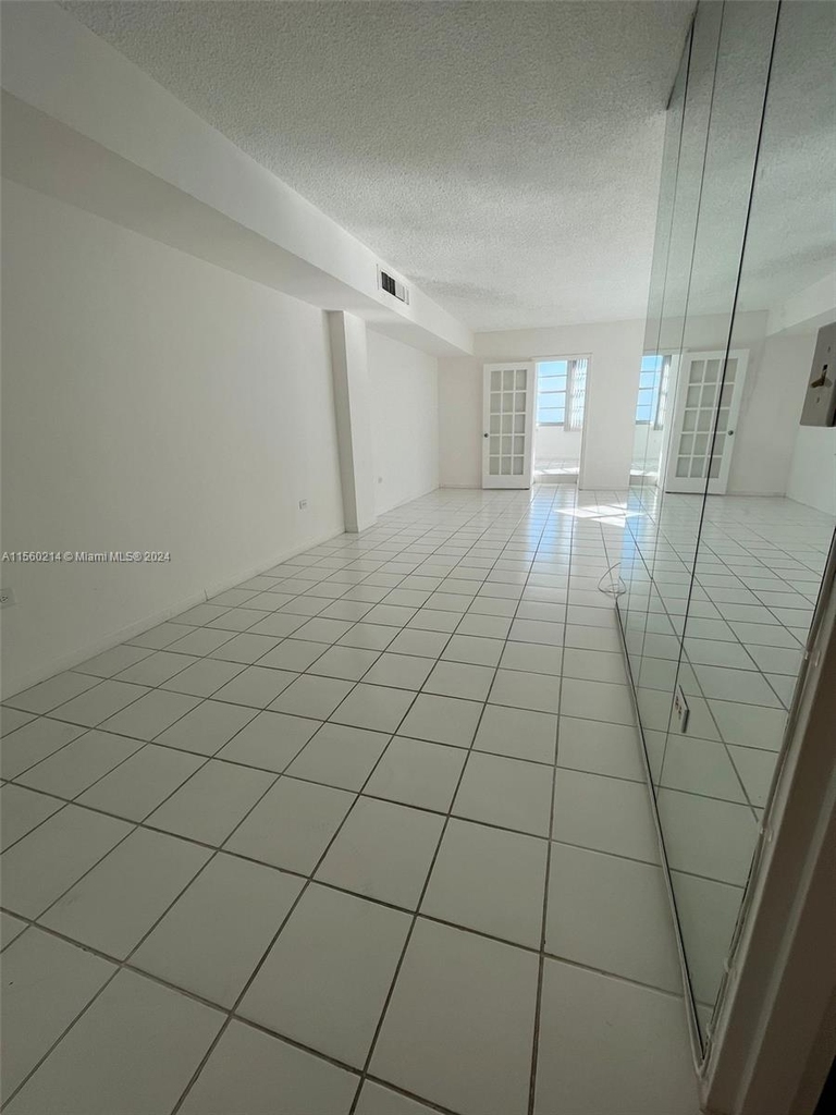 801 Brickell Bay Dr - Photo 4