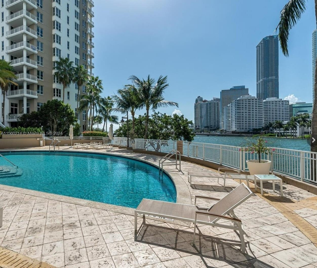 801 Brickell Bay Dr - Photo 19