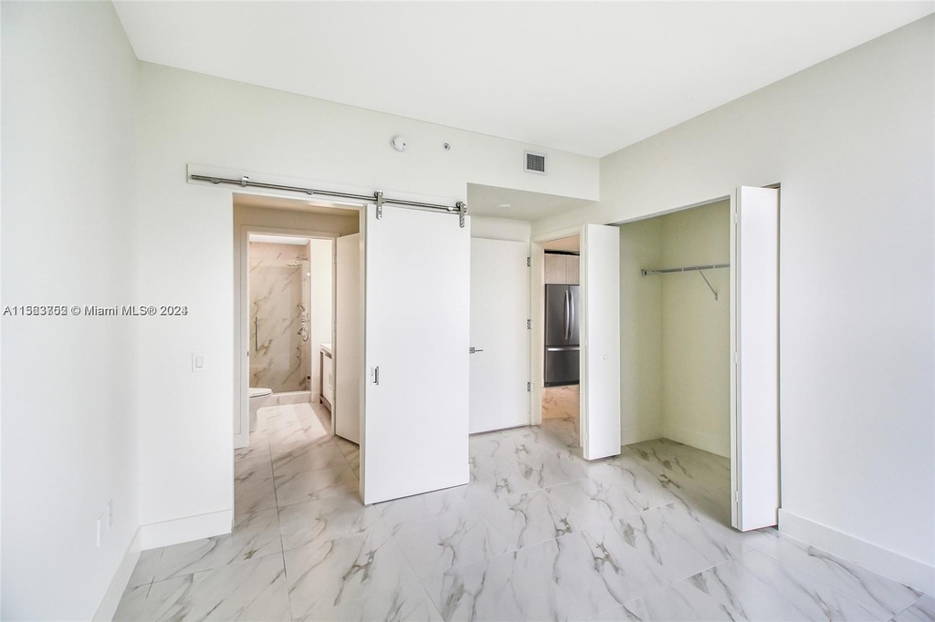 2000 Metropica Way - Photo 4