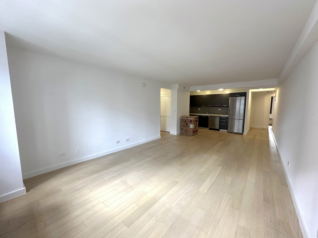 222 East 39th Street - Photo 1