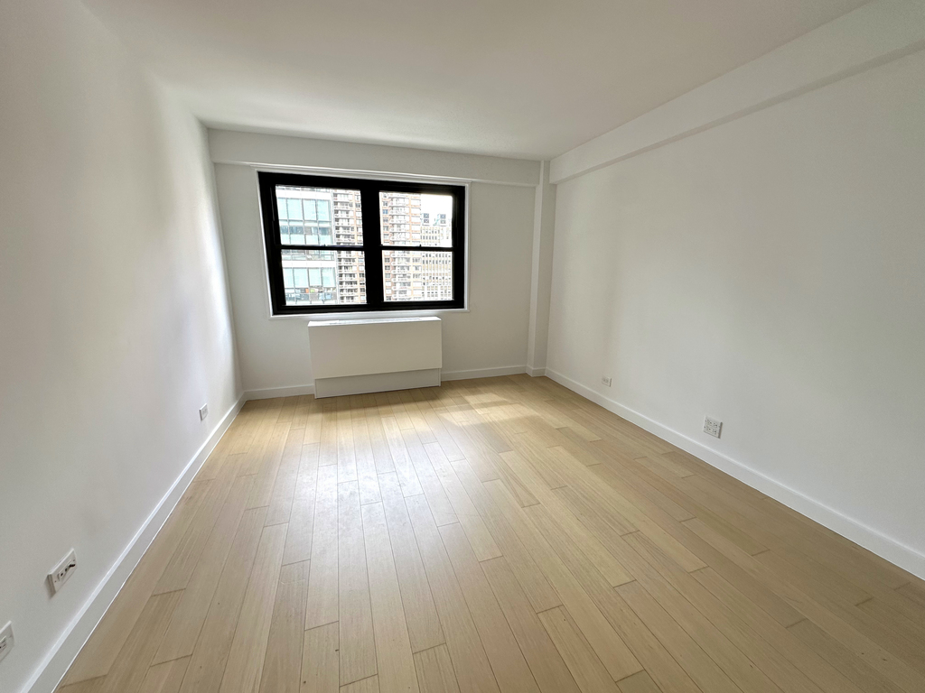 222 East 39th Street - Photo 6