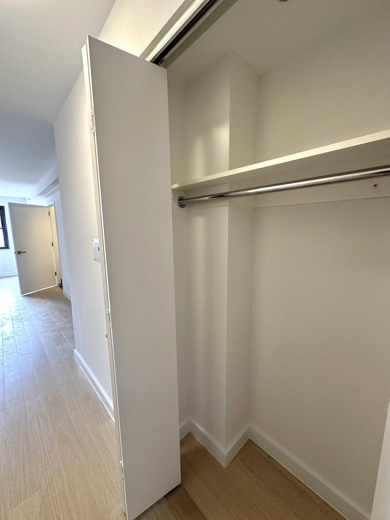 222 East 39th Street - Photo 6