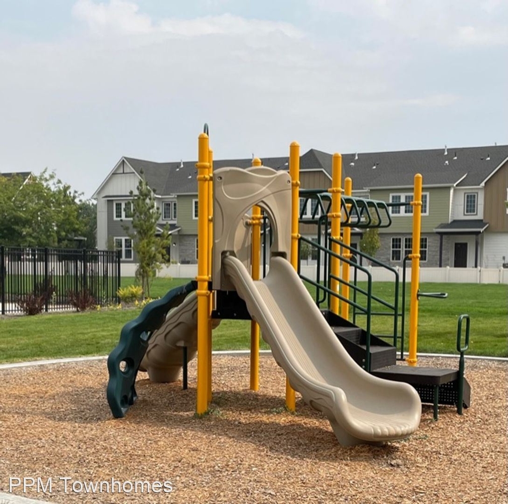 Townhomes At Union Square W. Campville Street - Photo 11