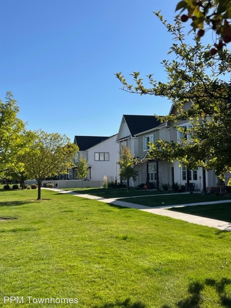 Townhomes At Union Square W. Campville Street - Photo 17