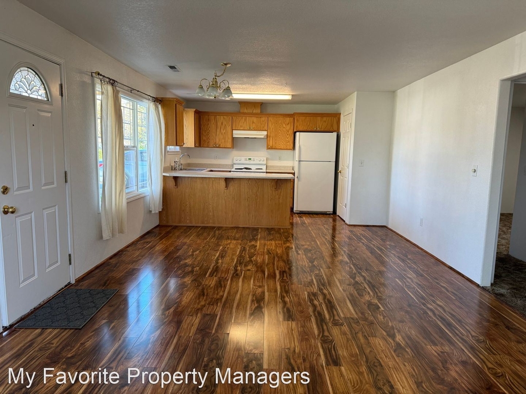 2712 Elliott Ave. - Photo 3