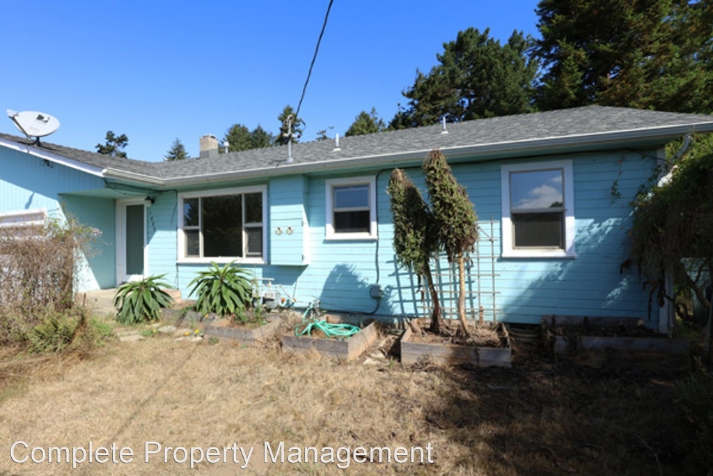 1525 Underwood Rd - Photo 0