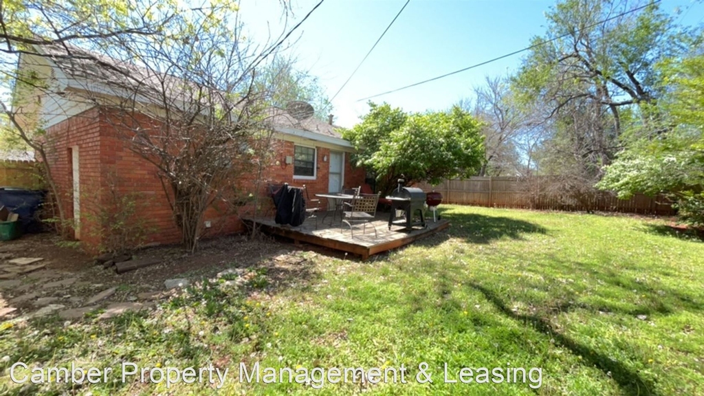 2429 Gladstone Terrace - Photo 1