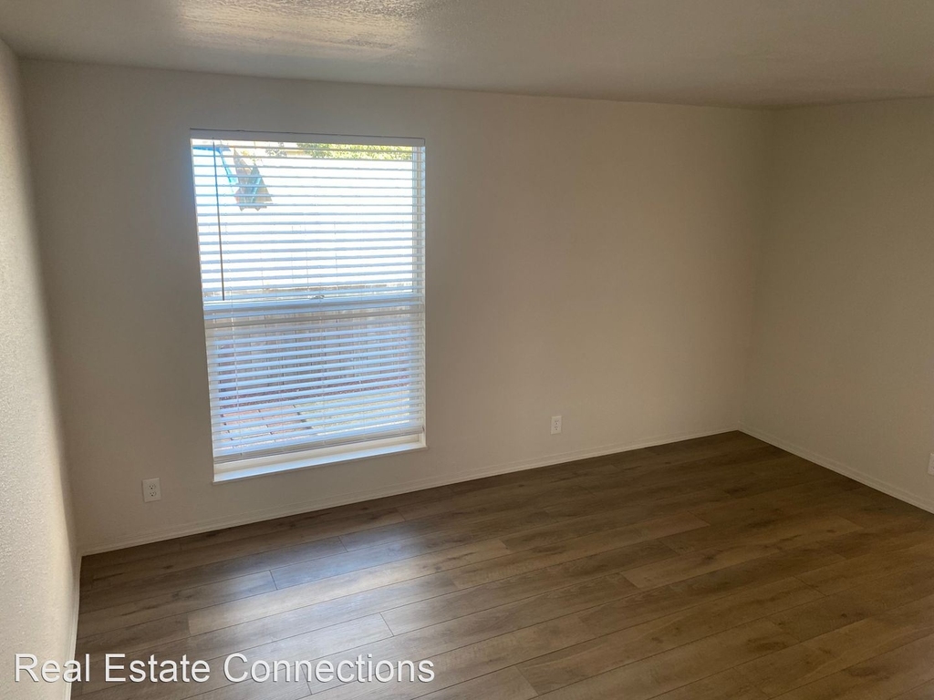 889 West 13th Avenue - Photo 17