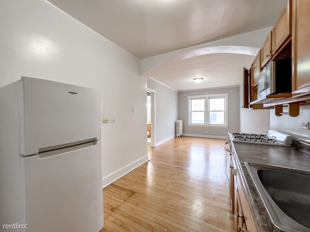 4404 N. Rockwell, Unit 7 - Photo 4