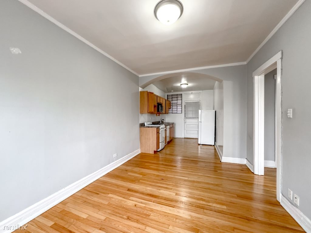 4404 N. Rockwell, Unit 7 - Photo 6