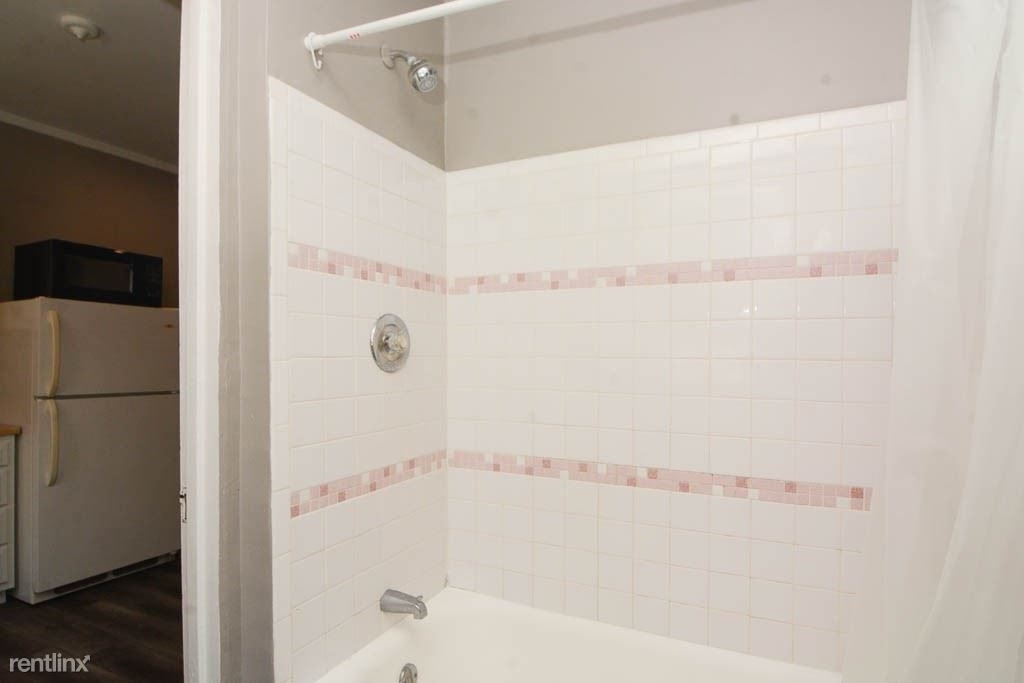 5516 N. Kenmore, Unit A104 - Photo 17