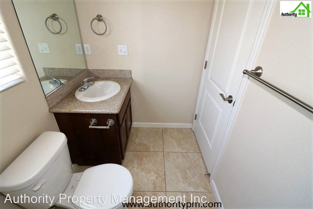 2384 La Villa Way - Photo 20