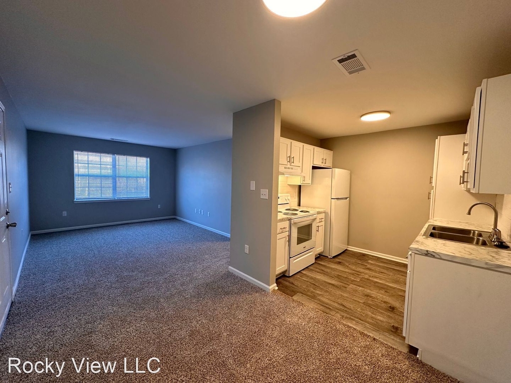 1810 Rocky View Way - Photo 3