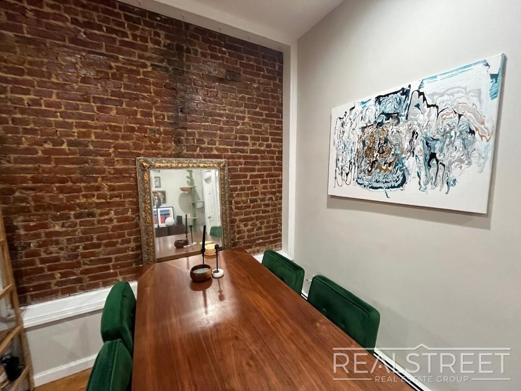 446 Hancock Street - Photo 8