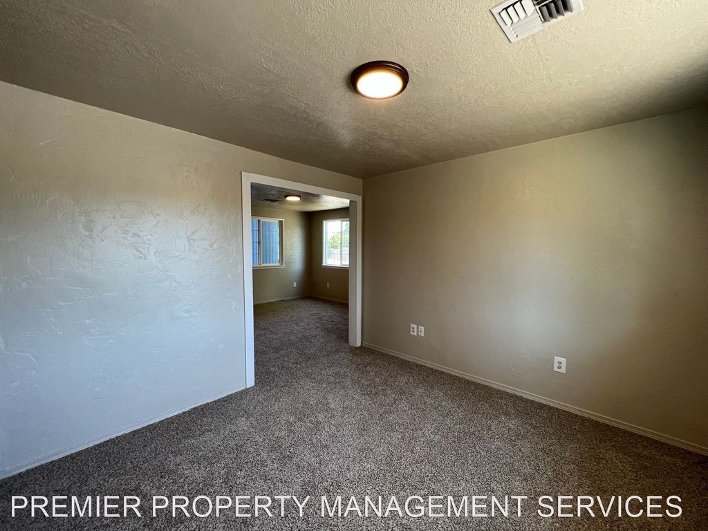 4815 Stagecoach Road - Photo 18