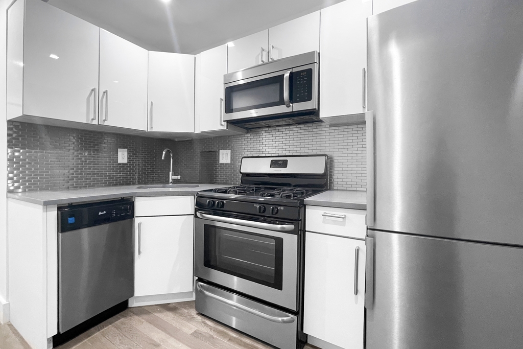 343 East 22nd Street - Photo 4