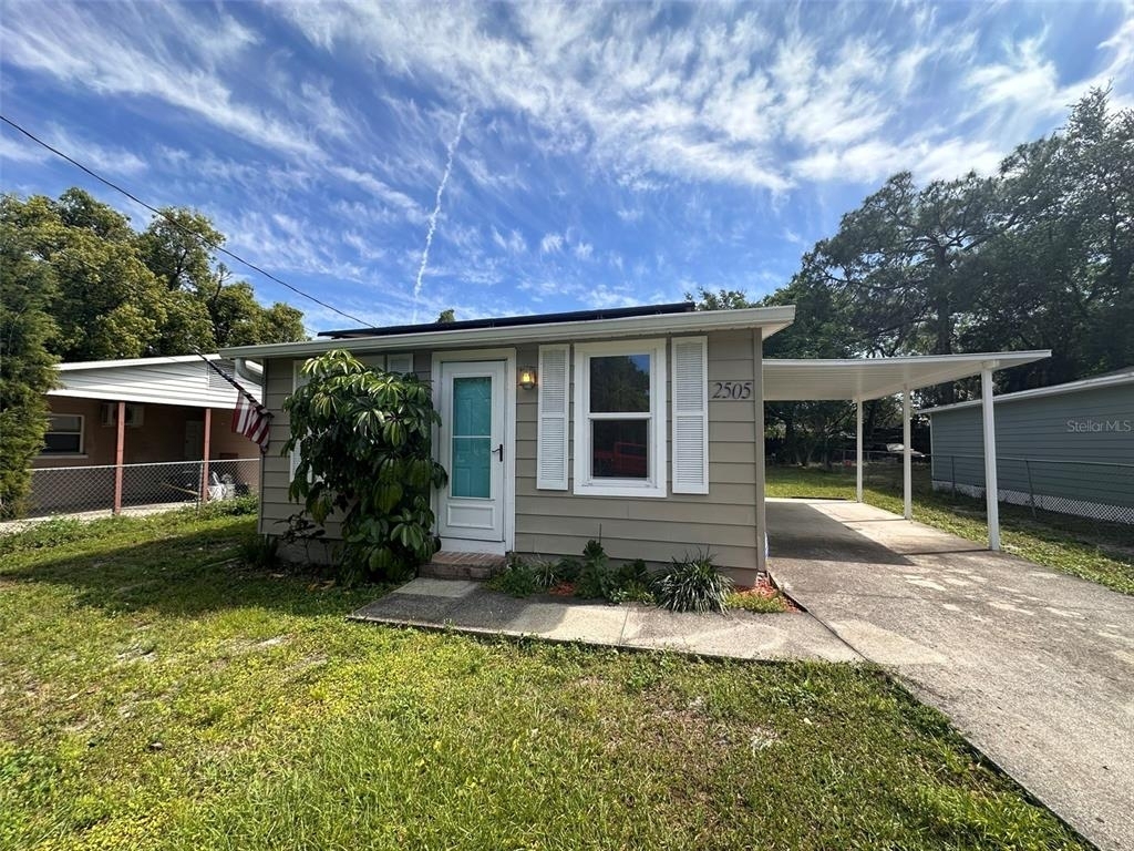 2505 Golfview Street - Photo 1