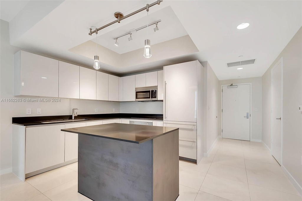 1010 Brickell Ave - Photo 2