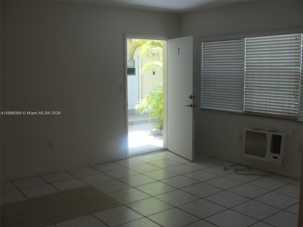 6565 Santona St - Photo 2