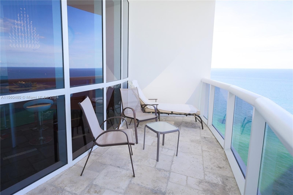 18201 Collins Ave - Photo 10