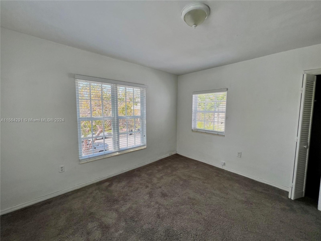 227 Phoenetia Ave - Photo 6