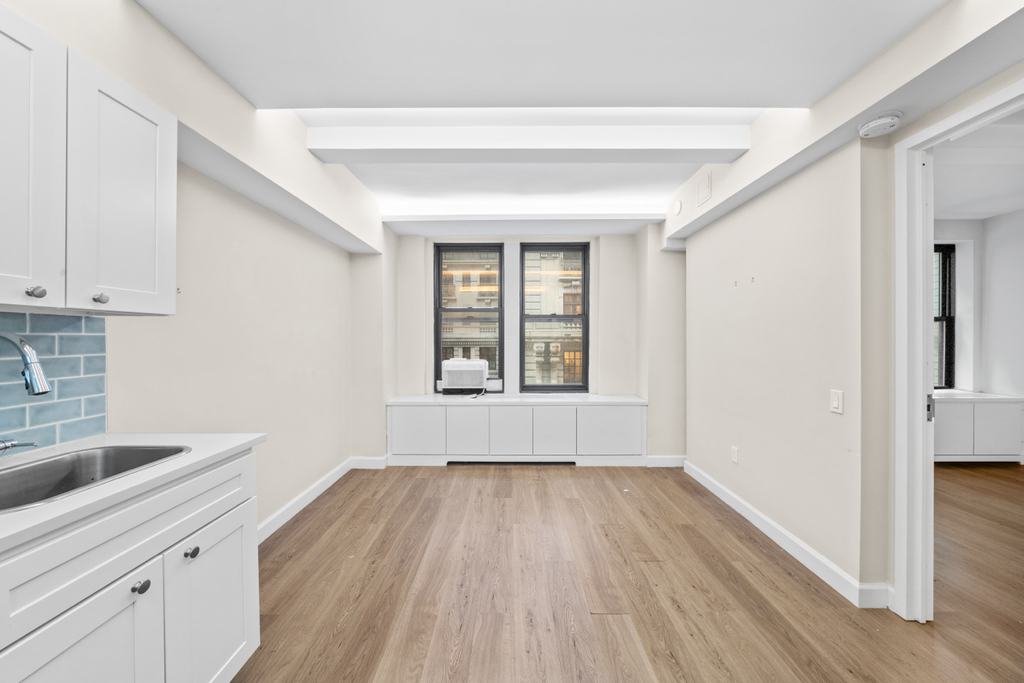 240 West 73rd Street - Photo 8